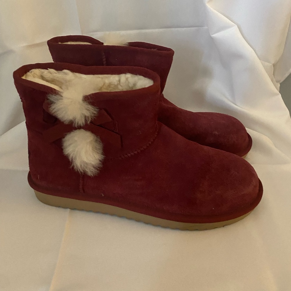 Gently used size 10 Maroon Ugg boots. Great condition !!